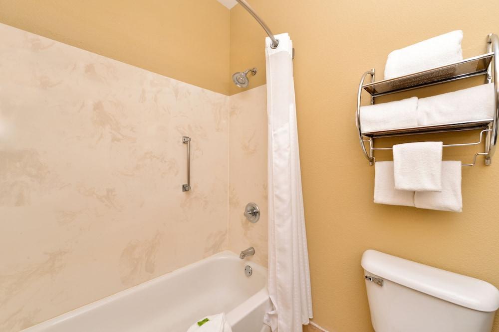 Holiday Inn Express Hotel & Suites Cincinnati-North/Шаронвилл Экстерьер фото