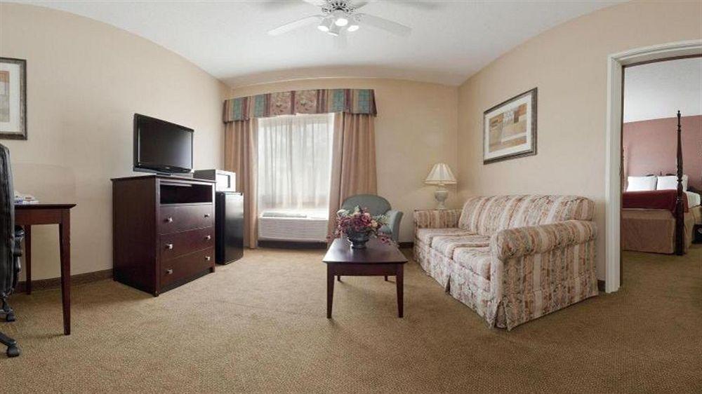Holiday Inn Express Hotel & Suites Cincinnati-North/Шаронвилл Экстерьер фото