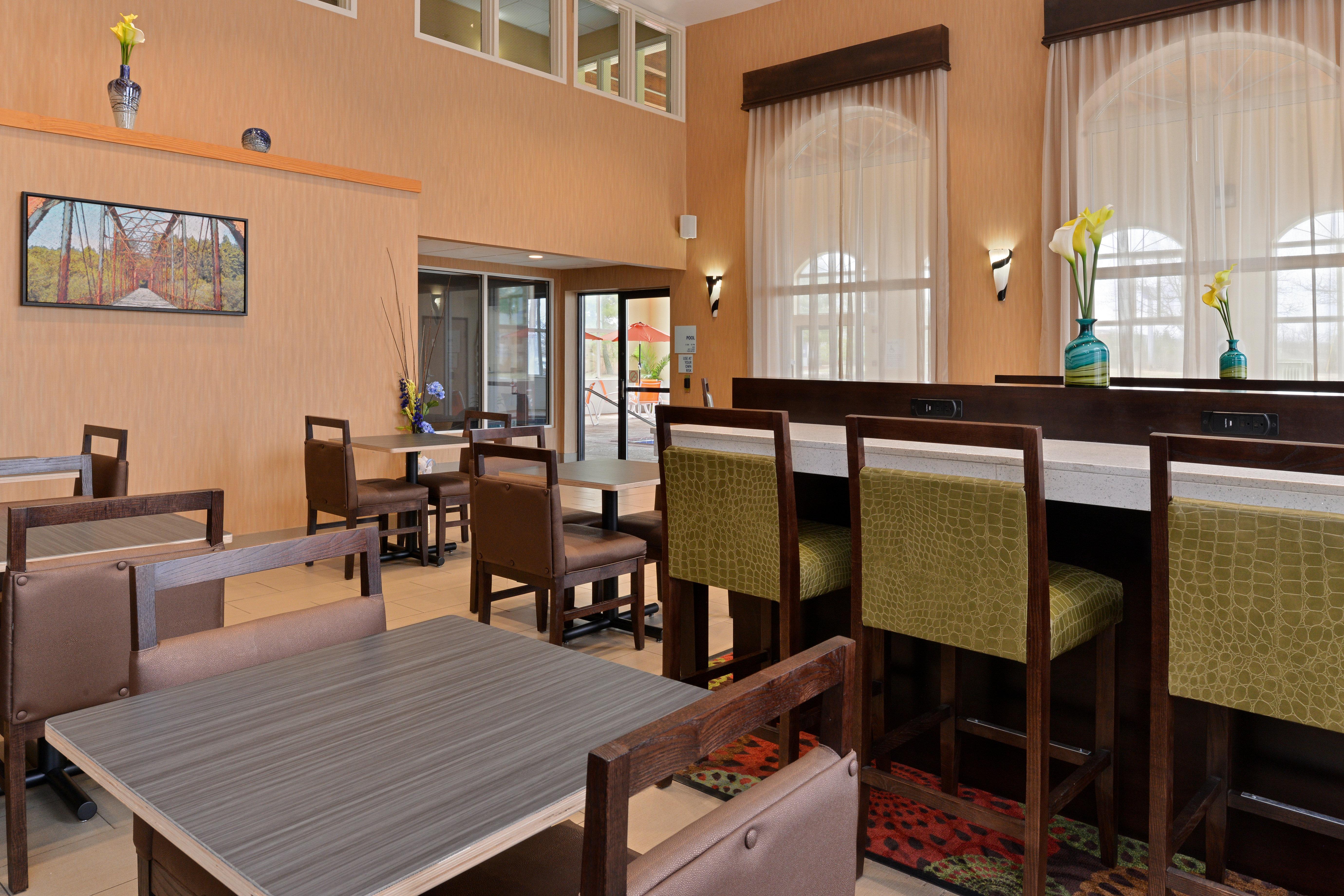 Holiday Inn Express Hotel & Suites Cincinnati-North/Шаронвилл Экстерьер фото