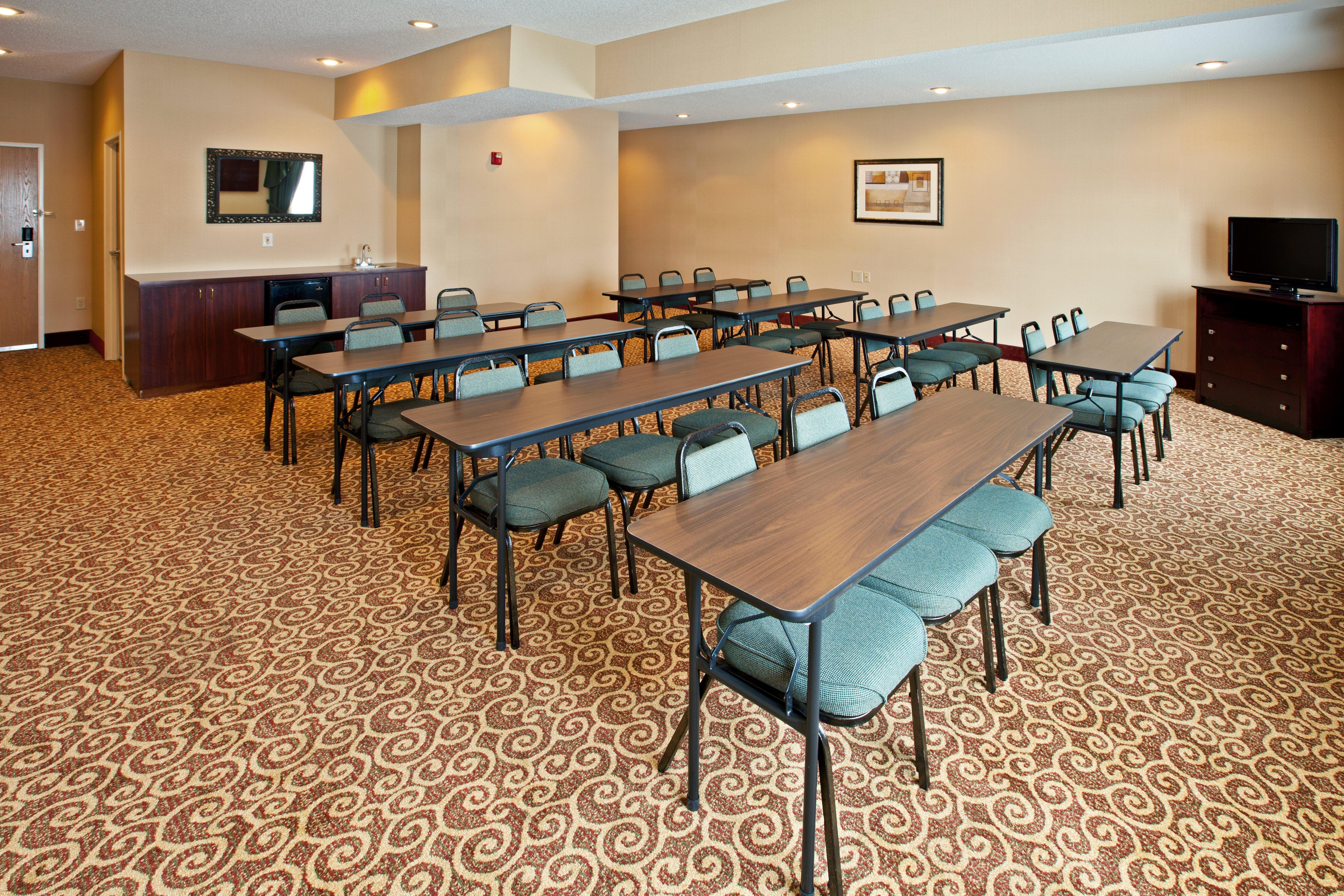 Holiday Inn Express Hotel & Suites Cincinnati-North/Шаронвилл Экстерьер фото