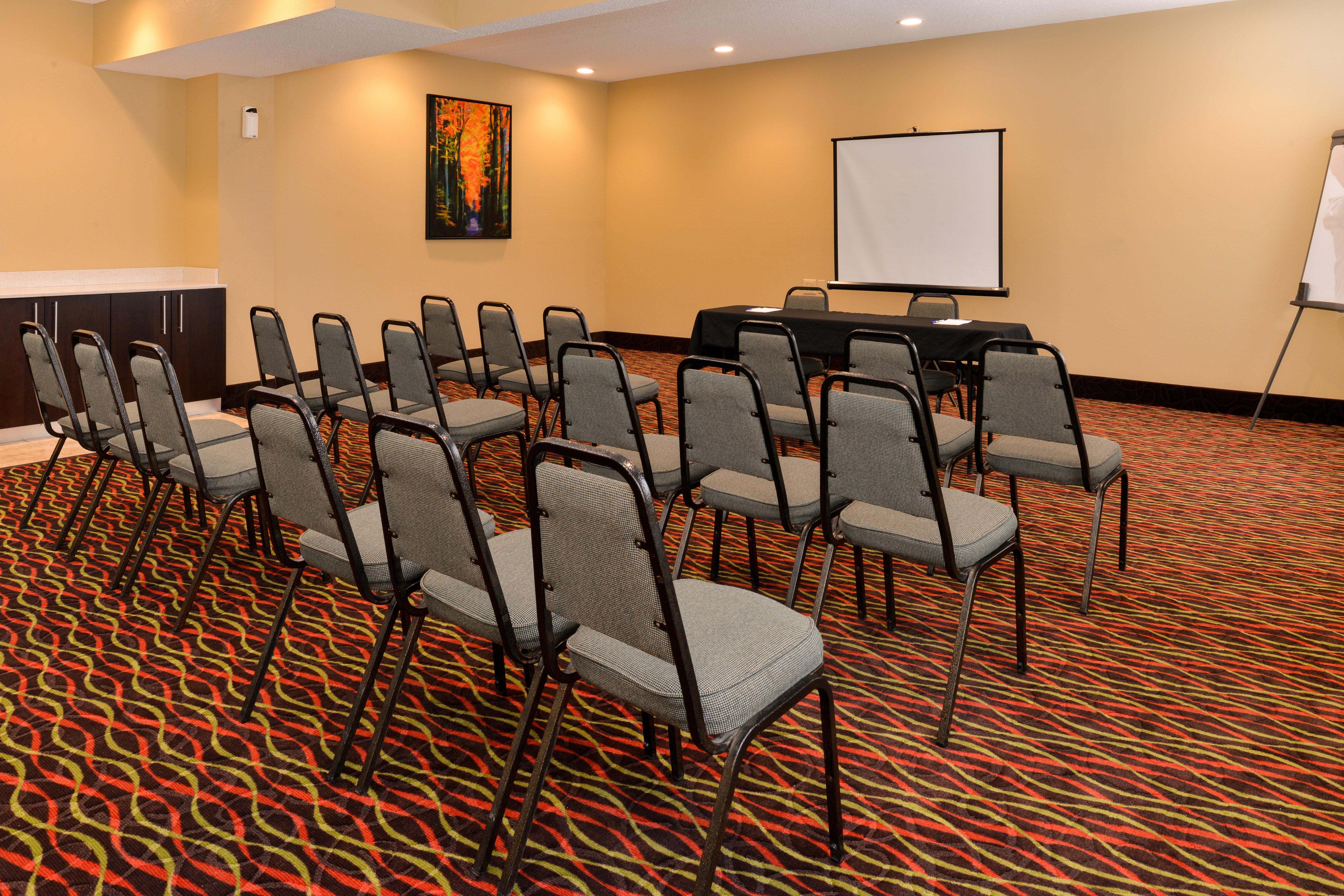 Holiday Inn Express Hotel & Suites Cincinnati-North/Шаронвилл Экстерьер фото