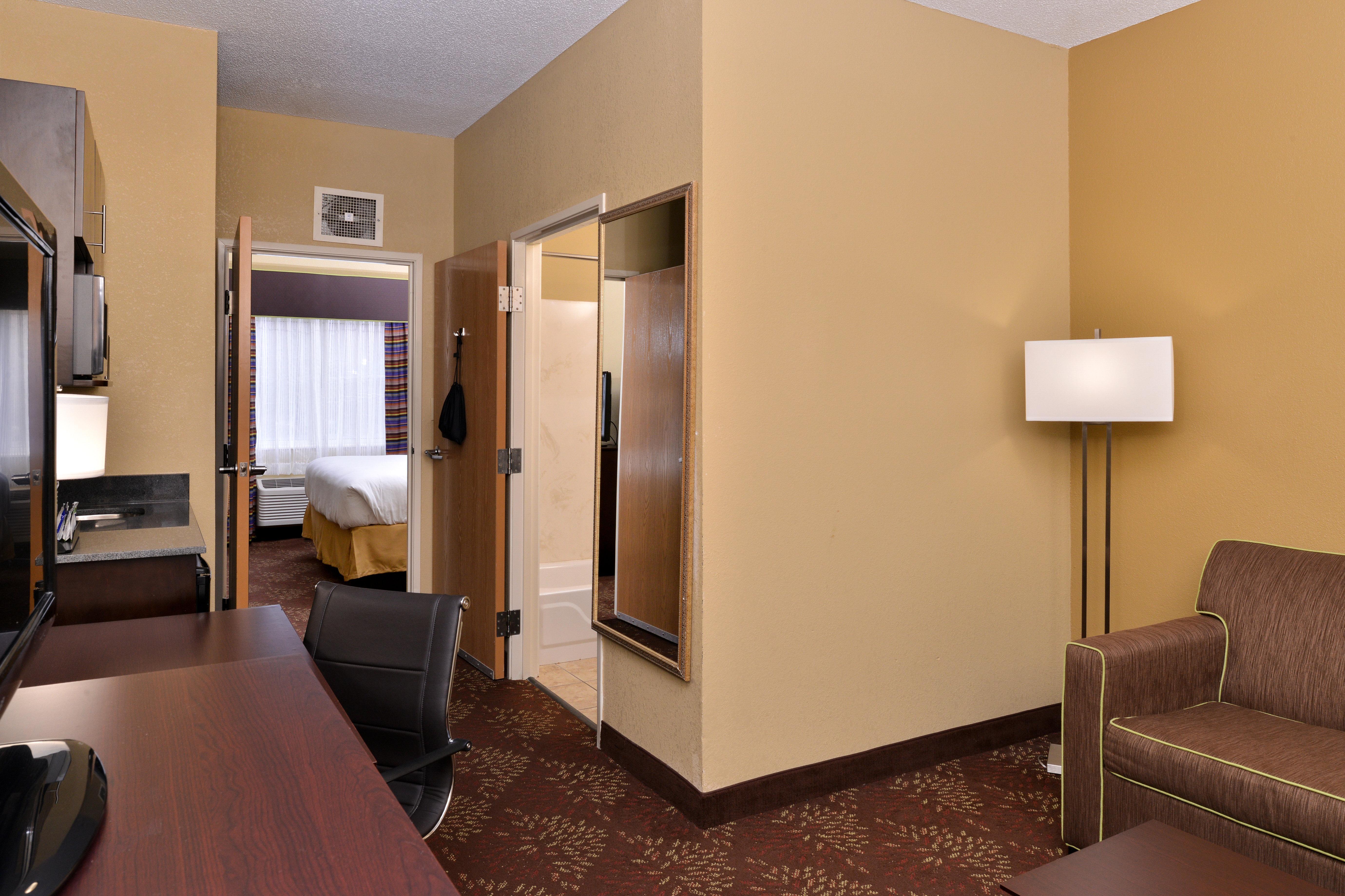 Holiday Inn Express Hotel & Suites Cincinnati-North/Шаронвилл Экстерьер фото