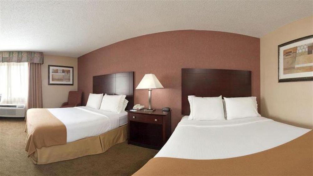 Holiday Inn Express Hotel & Suites Cincinnati-North/Шаронвилл Экстерьер фото