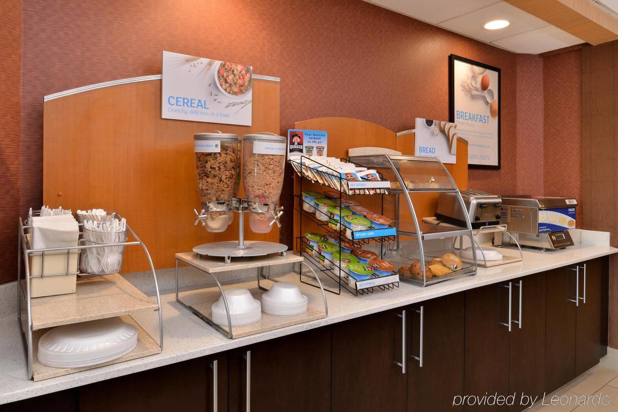 Holiday Inn Express Hotel & Suites Cincinnati-North/Шаронвилл Экстерьер фото